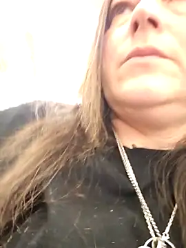 Snapshot of angelbaby1998 chatting on October 30, 2025, 1:59 am angelbaby1998 online show from October 30, 2025, 1:59 am