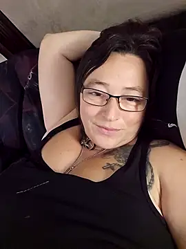 Snapshot of angelbaby1998 chatting on November 28, 2025, 4:51 pm angelbaby1998 online show from November 28, 2025, 4:51 pm