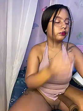 Snapshot of Aleja_DANS chatting on May 28, 2026, 3:07 pm Aleja DANS online show from May 28, 2026, 3:07 pm