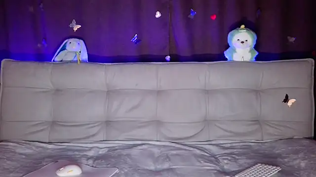 intolerable girl online show from October 7, 2025, 7:48 pm