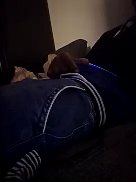 Snapshot of Z3US_UP_1 chatting on September 15, 2025, 2:01 am Z3US UP 1 online show from September 15, 2025, 2:01 am