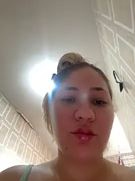 Snapshot of Celestedubois chatting on November 3, 2025, 7:17 pm Celestedubois online show from November 3, 2025, 7:17 pm