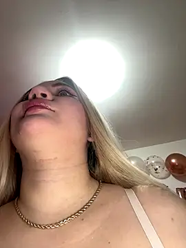 Snapshot of Celestedubois chatting on November 28, 2025, 6:52 pm Celestedubois online show from November 28, 2025, 6:52 pm