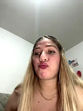 Snapshot of Celestedubois chatting on October 25, 2025, 10:32 pm Celestedubois online show from October 25, 2025, 10:32 pm