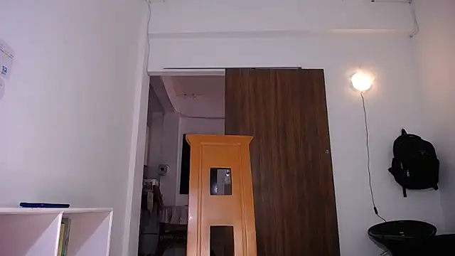 yselahot online show from April 7, 2026, 2:08 pm