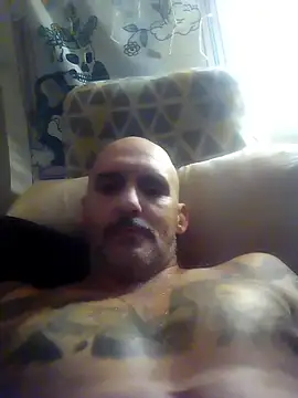 Snapshot of ClydeCan409 chatting on April 24, 2026, 11:40 pm ClydeCan409 online show from April 24, 2026, 11:40 pm