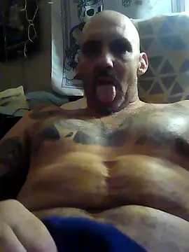 Snapshot of ClydeCan409 chatting on April 22, 2026, 5:20 pm ClydeCan409 online show from April 22, 2026, 5:20 pm