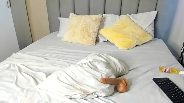 Snapshot of sexybutt888 chatting on March 4, 2026, 10:34 am sexybutt888 online show from March 4, 2026, 10:34 am