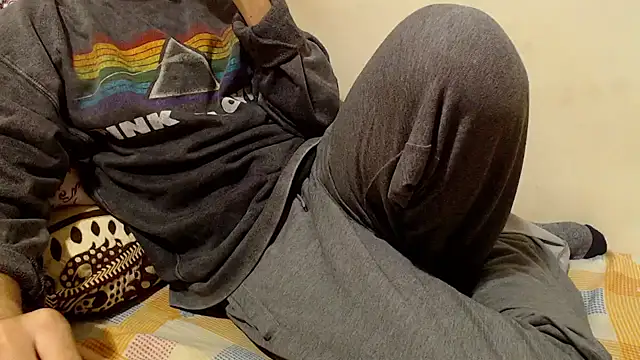 Alexdelarge323 online show from November 26, 2025, 10:37 am