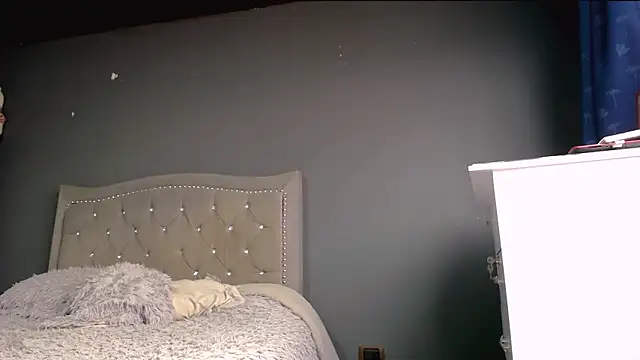 Snapshot of jessi_4 chatting on March 12, 2025, 4:13 pm jessi 4 online show from March 12, 2025, 4:13 pm