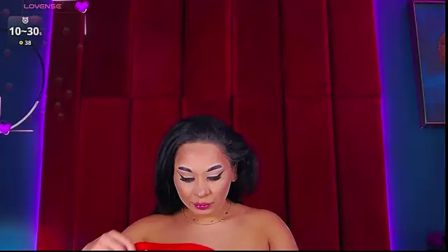 Snapshot of MadyLuxxx chatting on September 13, 2025, 6:19 pm MadyLuxxx online show from September 13, 2025, 6:19 pm