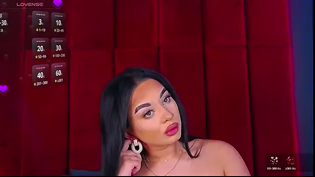 Snapshot of MadyLuxxx chatting on October 23, 2025, 6:28 pm MadyLuxxx online show from October 23, 2025, 6:28 pm