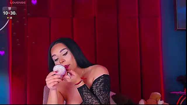 Snapshot of MadyLuxxx chatting on November 11, 2025, 7:41 pm MadyLuxxx online show from November 11, 2025, 7:41 pm