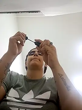 MariaGaitan online show from November 22, 2025, 7:02 pm