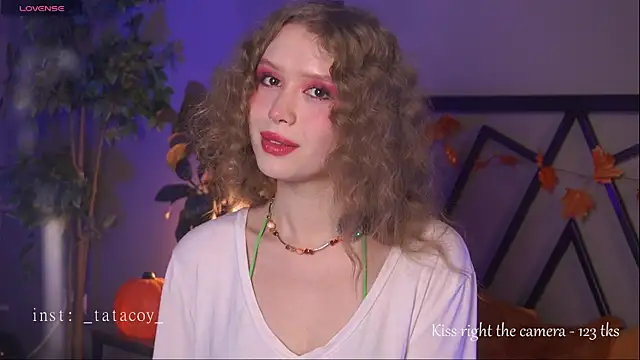 Snapshot of TataCoy chatting on November 18, 2025, 12:41 pm TataCoy online show from November 18, 2025, 12:41 pm