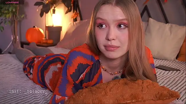 Snapshot of TataCoy chatting on November 21, 2025, 3:00 pm TataCoy online show from November 21, 2025, 3:00 pm