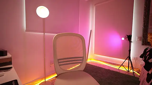 Snapshot of aliceabrams chatting on September 18, 2025, 8:56 pm aliceabrams online show from September 18, 2025, 8:56 pm