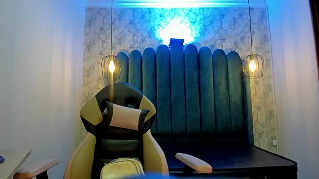 nalalye cruzz  online show from October 31, 2025, 3:14 am