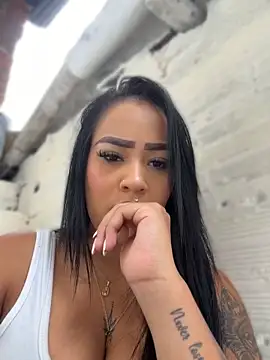 Snapshot of Luisa_Fernandaa chatting on April 16, 2026, 6:41 pm Luisa Fernandaa online show from April 16, 2026, 6:41 pm