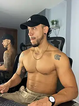 ARON TAYLER01 online show from March 15, 2025, 12:34 pm