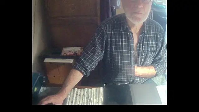 terrybare online show from December 5, 2025, 10:58 am