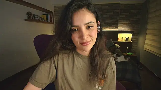 Snapshot of alicewilloww chatting on February 6, 2026, 12:06 am alicewilloww online show from February 6, 2026, 12:06 am