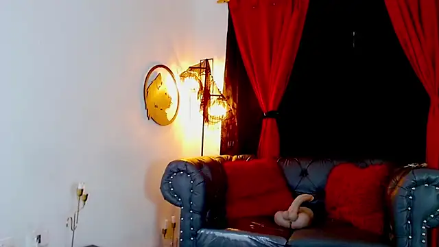 Snapshot of misslombana chatting on May 24, 2026, 5:51 am misslombana online show from May 24, 2026, 5:51 am