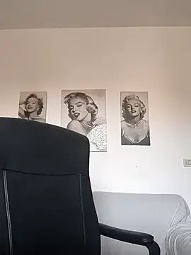 Ladykaos online show from April 2, 2026, 9:27 am