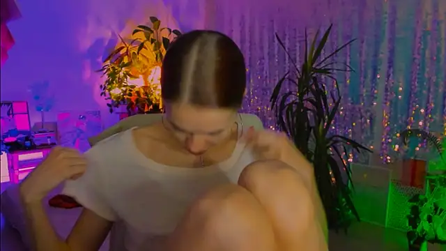 poli   online show from November 20, 2025, 7:14 pm