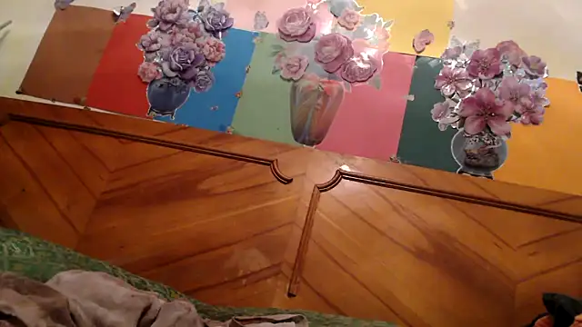 EllyseJenner online show from February 18, 2026, 5:09 pm