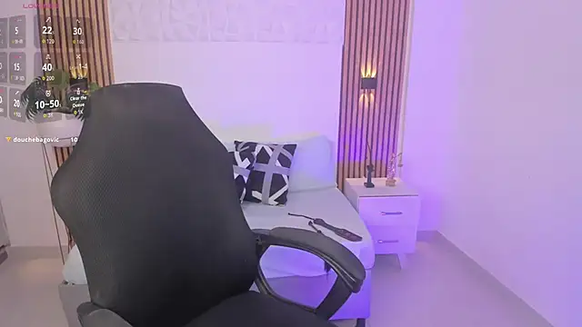 valeria acosta  online show from October 16, 2025, 9:23 pm