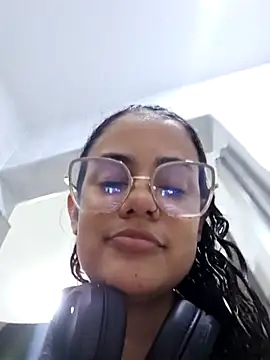 Snapshot of demonaughtyyy chatting on October 29, 2025, 10:42 pm demonaughtyyy online show from October 29, 2025, 10:42 pm