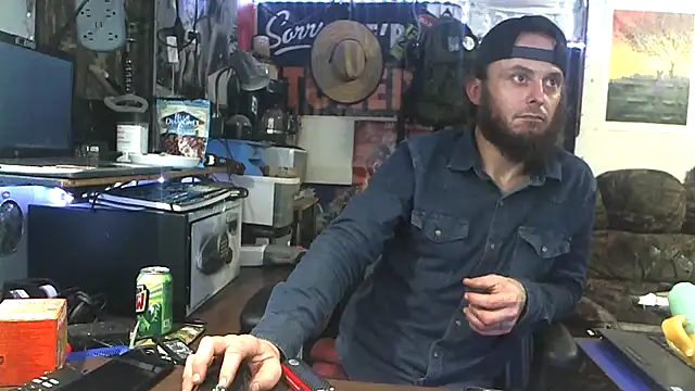 Snapshot of CloudDadddyyy420 chatting on October 28, 2025, 2:34 am CloudDadddyyy420 online show from October 28, 2025, 2:34 am