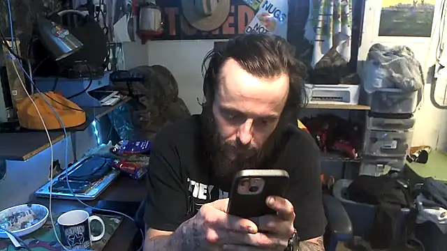 Snapshot of CloudDadddyyy420 chatting on November 22, 2025, 12:10 am CloudDadddyyy420 online show from November 22, 2025, 12:10 am