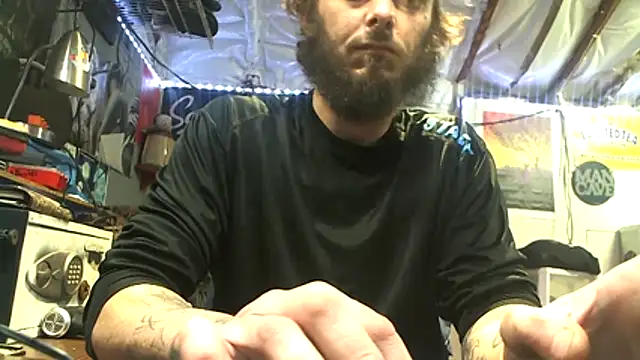 Snapshot of CloudDadddyyy420 chatting on October 29, 2025, 2:16 pm CloudDadddyyy420 online show from October 29, 2025, 2:16 pm