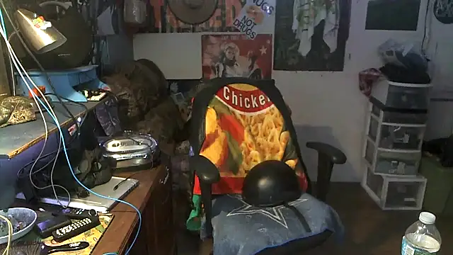 Snapshot of CloudDadddyyy420 chatting on November 17, 2025, 7:45 am CloudDadddyyy420 online show from November 17, 2025, 7:45 am