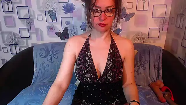 Snapshot of milfsexy chatting on May 12, 2026, 7:16 am milfsexy online show from May 12, 2026, 7:16 am