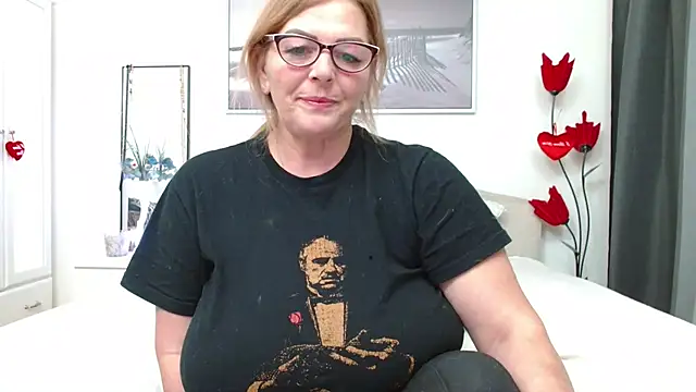 YulliaMilf online show from January 12, 2026, 7:09 pm