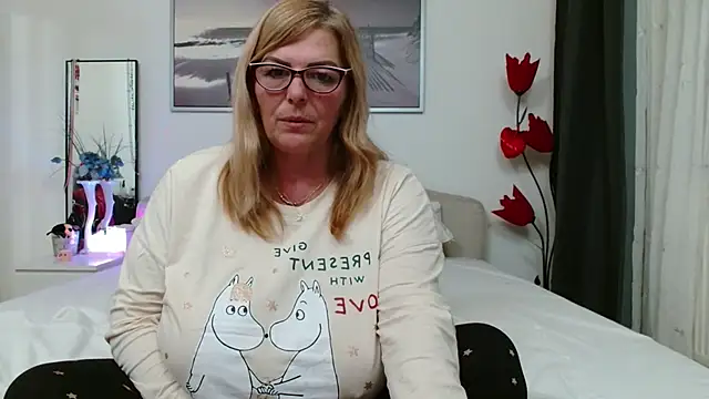 YulliaMilf online show from February 1, 2026, 6:06 pm