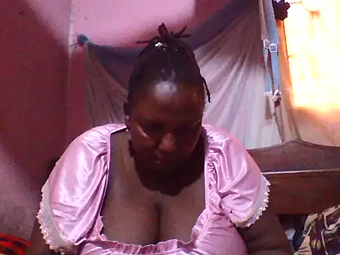 Snapshot of big_clits chatting on March 3, 2026, 8:10 am big clits online show from March 3, 2026, 8:10 am