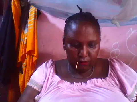 Snapshot of big_clits chatting on April 10, 2026, 11:50 am big clits online show from April 10, 2026, 11:50 am