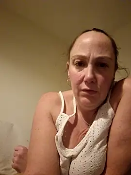 Snapshot of Wisie_Cutie chatting on December 1, 2025, 11:05 pm Wisie Cutie online show from December 1, 2025, 11:05 pm