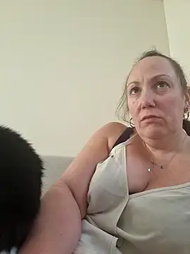 Snapshot of Wisie_Cutie chatting on March 18, 2025, 4:28 pm Wisie Cutie online show from March 18, 2025, 4:28 pm