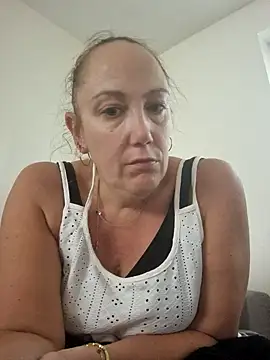 Snapshot of Wisie_Cutie chatting on September 29, 2025, 2:34 pm Wisie Cutie online show from September 29, 2025, 2:34 pm