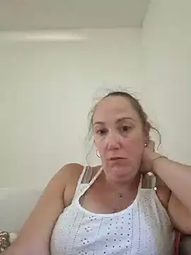 Snapshot of Wisie_Cutie chatting on September 17, 2025, 3:14 pm Wisie Cutie online show from September 17, 2025, 3:14 pm