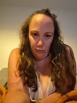 Wisie Cutie online show from May 18, 2026, 10:47 pm