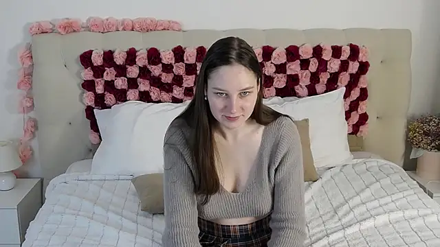 MollyBrams online show from April 11, 2026, 12:42 pm