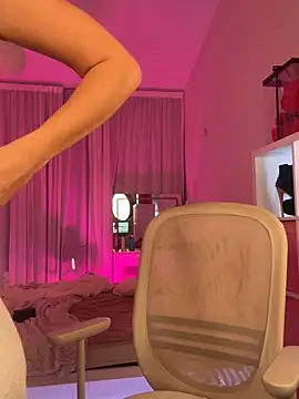 Snapshot of Meliazz chatting on April 4, 2026, 5:08 pm Meliazz online show from April 4, 2026, 5:08 pm