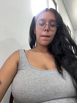 Snapshot of Annya-sweet chatting on March 3, 2025, 3:11 pm Annya-sweet online show from March 3, 2025, 3:11 pm