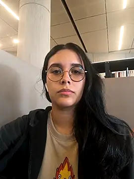 Snapshot of Annya-sweet chatting on October 15, 2025, 2:47 pm Annya-sweet online show from October 15, 2025, 2:47 pm